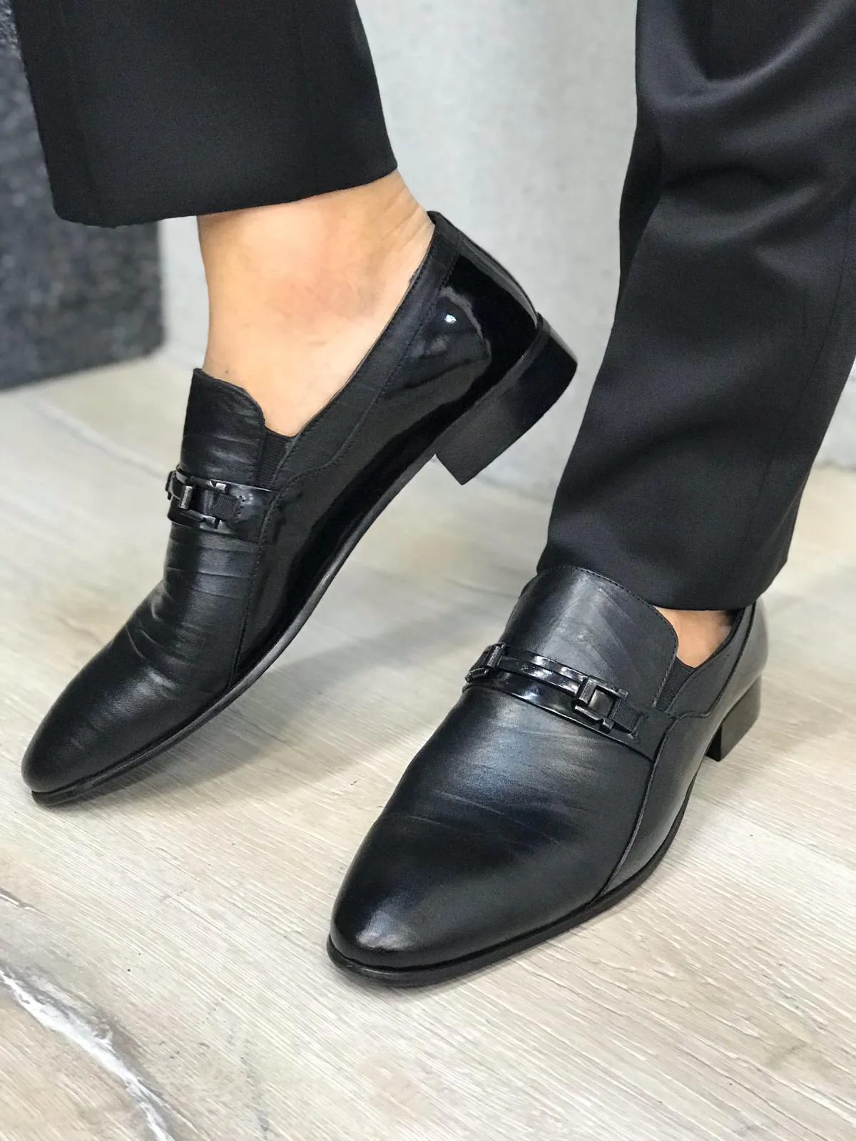 Leone Black Leather Shoes