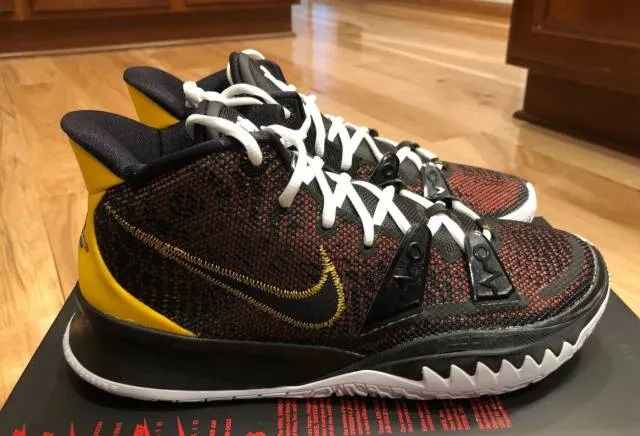 Nike kyrie 7 rayguns