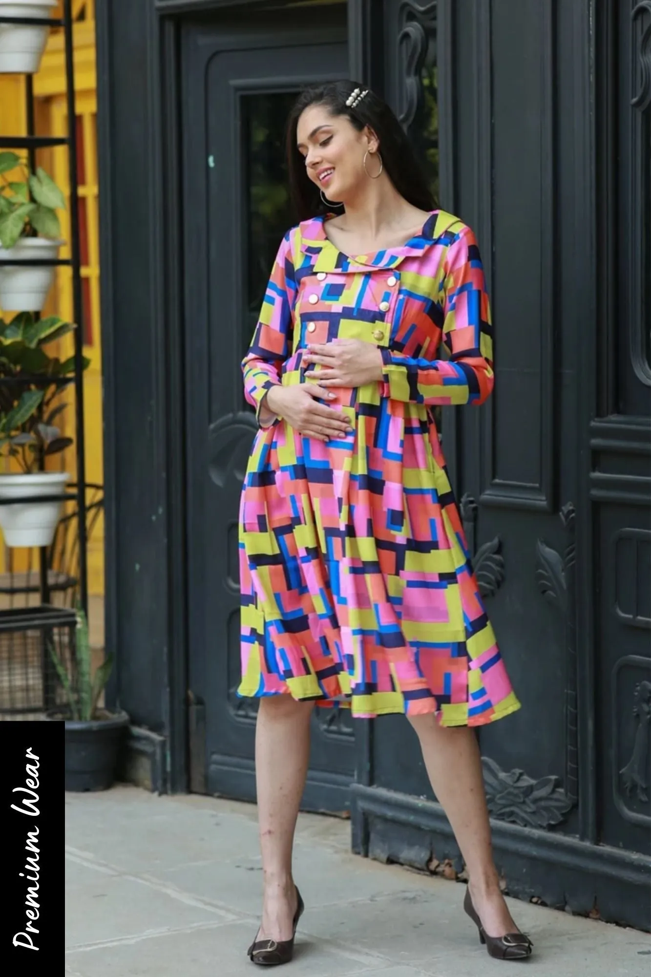 Premium Bubblegum Abstract Chic Collared Maternity Dress