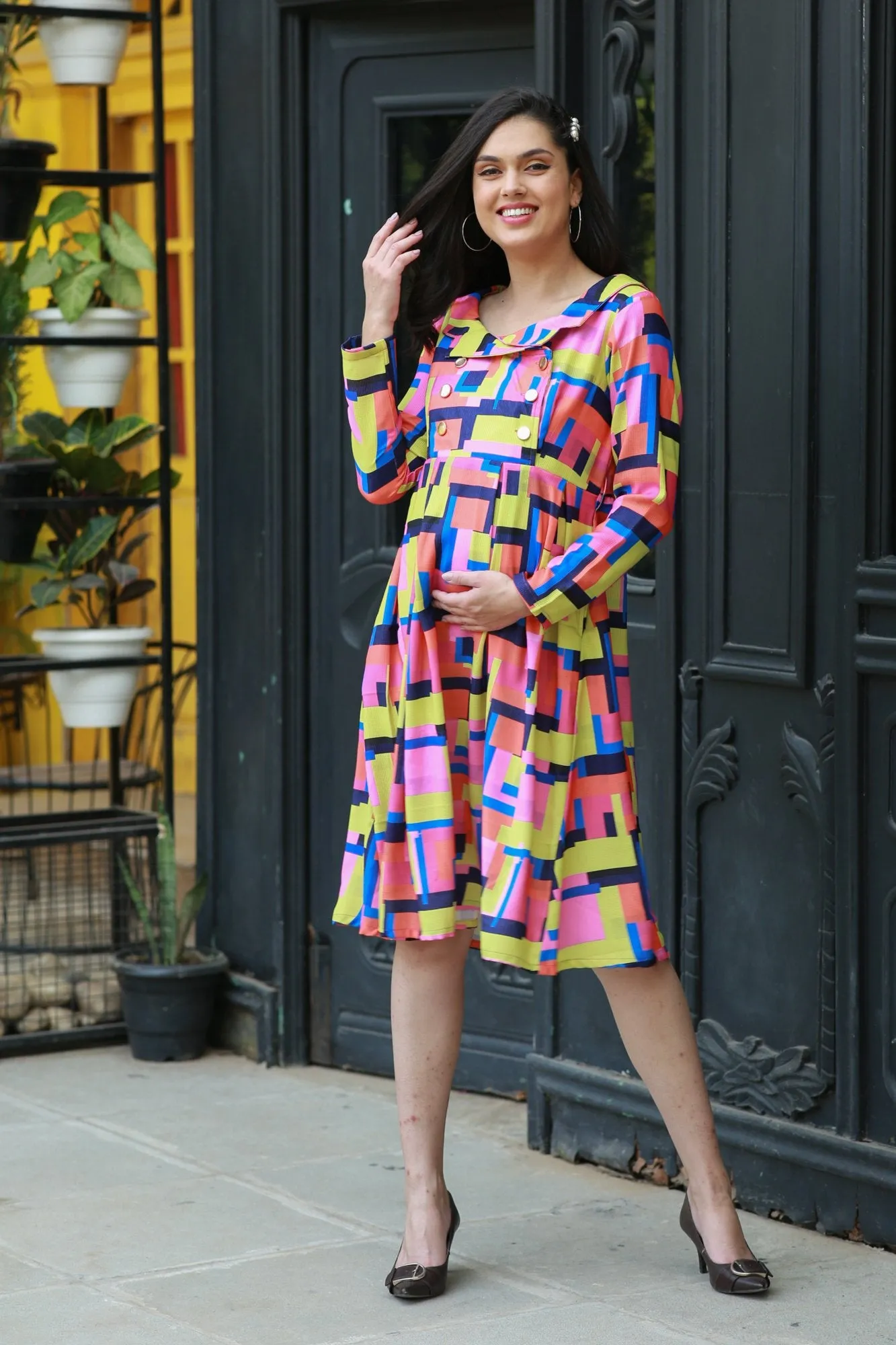 Premium Bubblegum Abstract Chic Collared Maternity Dress